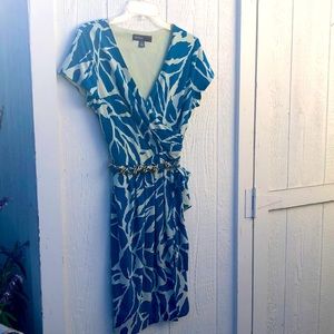 Stylish faux wrap work, office lunch dress with gold trim front belt size 10.